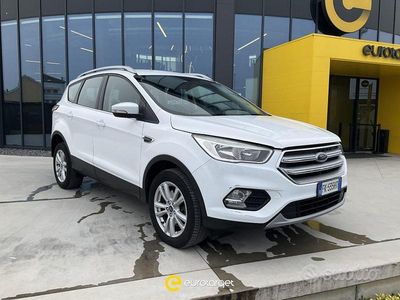 Usata Ford Kuga S 120 CV (88 kW) 2017 Bianco SUV