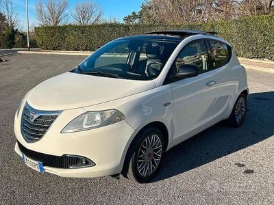 Usata Lancia Ypsilon Platinum 69 CV (50 kW) 2012 Bianco Utilitaria