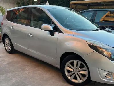Usata Renault Scenic E-Tech 110 CV (80 kW) 2011 Grigio Monovolume