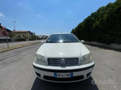 Usata Fiat Punto Classica 60 CV (44 kW) 2008 Bianco Utilitaria
