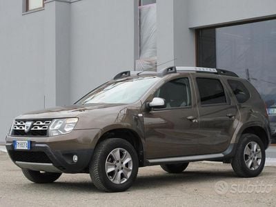 Usata Dacia Duster Lauréate 110 CV (80 kW) 2017 Marrone SUV