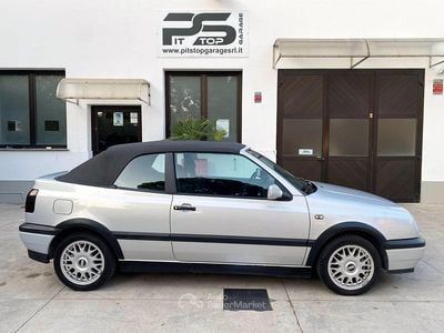 Usata VW Golf Cabriolet 101 CV (74 kW) 1998 Argento Cabrio