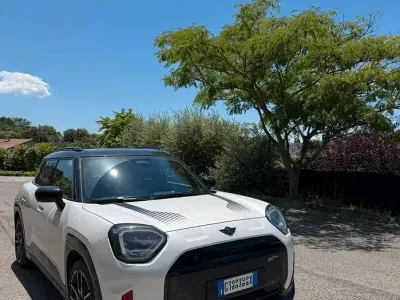 Usata Mini Aceman 75 kW (102 CV) 2025 Bianco SUV