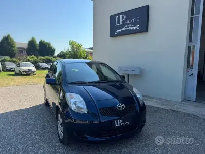 Usata Toyota Yaris Sol 69 CV (50 kW) 2007 Bluazzurro Utilitaria