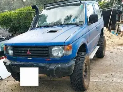 Usata Mitsubishi Pajero 84 CV (61 kW) 1994 Bluazzurro SUV