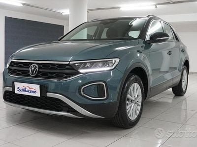 Usata VW T-Roc Life 115 CV (84 kW) 2023 Grigio SUV
