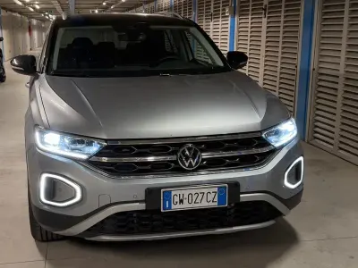 Usata VW T-Roc Style 150 CV (110 kW) 2024 Grigio SUV