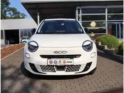 Nuova Fiat 600 La Prima 101 CV (74 kW) 2025 Bianco SUV