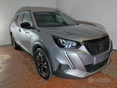 Usata Peugeot 2008 Allure 131 CV (96 kW) 2023 Grigio platinium SUV