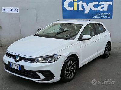 Usata VW Polo Life 95 CV (69 kW) 2023 Bianco Utilitaria