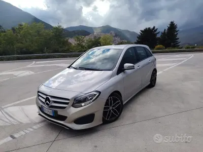 Begagnad Mercedes B180