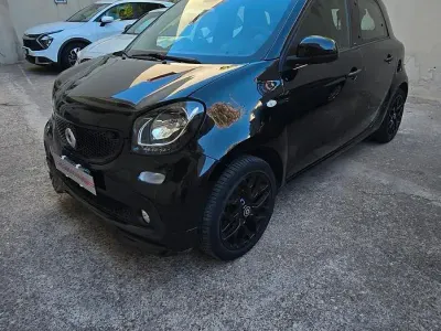 Usata Smart ForFour Superpassion 90 CV (66 kW) 2019 Nero Utilitaria