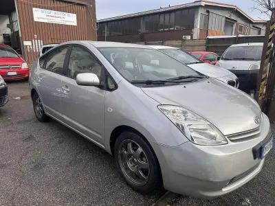 Usata Toyota Prius 77 CV (56 kW) 2004 Grigio Utilitaria