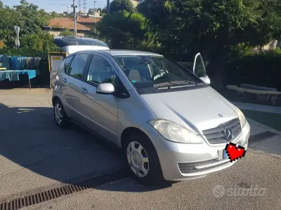 Usata Mercedes A160 Edition 102 CV (75 kW) 2011 Grigio Utilitaria
