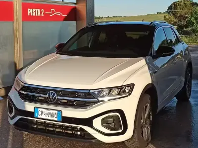 Usata VW T-Roc R-line 150 CV (110 kW) 2024 Bianco SUV