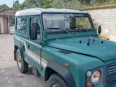 Usata Land Rover Defender 68 CV (50 kW) 1986 Verde SUV