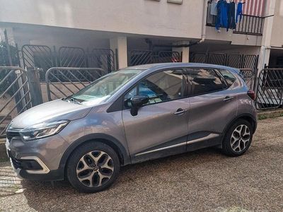 Usata Renault Captur 90 CV (66 kW) 2019 Grigio SUV