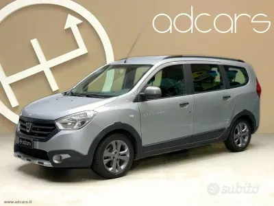 Usata Dacia Lodgy Stepway 109 CV (80 kW) 2016 Grigio Monovolume
