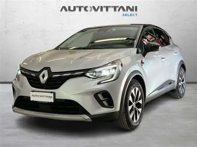 Usata Renault Captur Techno 145 CV (106 kW) 2023 Grigio chiaro SUV
