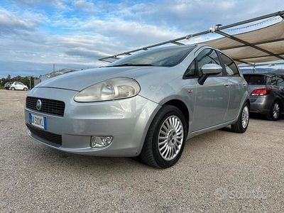 Usata Fiat Grande Punto 74 CV (54 kW) 2006 Grigio Utilitaria
