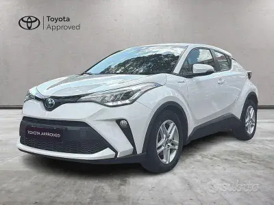 Usata Toyota C-HR Active 122 CV (89 kW) 2020 Bianco SUV