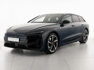 Usata Audi A6 e-tron S-Line 314 kW (428 CV) 2025 Blu plasma metallizzato Station wagon
