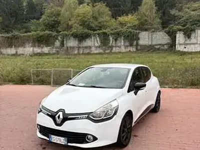 Usata Renault Clio IV 73 CV (53 kW) 2013 Berlina