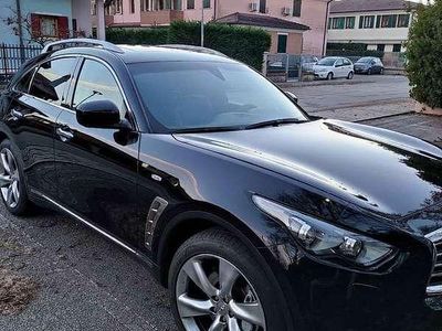 Infiniti QX70