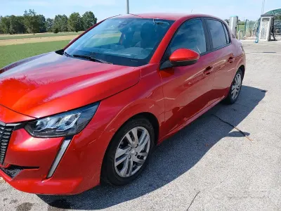 Usata Peugeot 208 75 CV (55 kW) 2020 Rosso Utilitaria