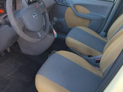 Usado Fiat Panda 4x4 69 CV (50 kW) 2006 Amarillo Utilitario