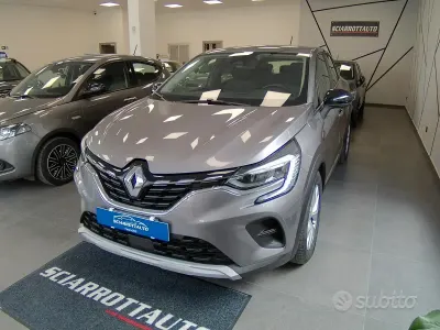 Usata Renault Captur Zen 116 CV (85 kW) 2021 Grigio SUV