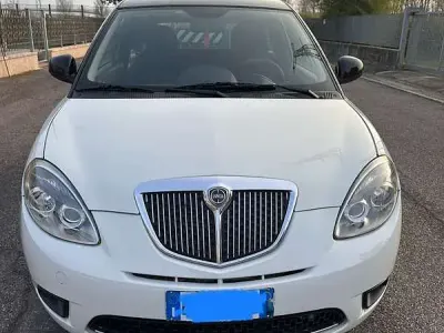 Usata Lancia Ypsilon