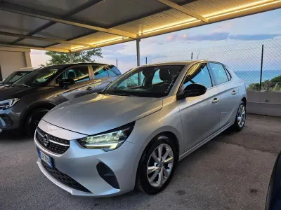 Usata Opel Corsa Elegance 101 CV (74 kW) 2022 Argento Utilitaria