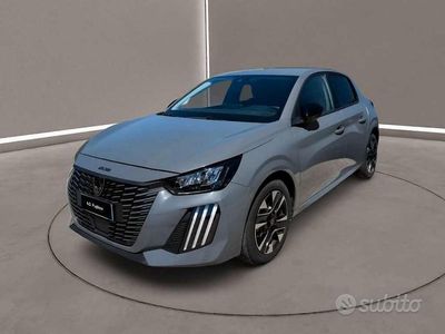 Usata Peugeot 208 Allure 101 CV (74 kW) 2025 Grigio Utilitaria
