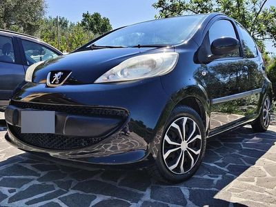 Begagnad Peugeot 107 68 HK (50 kW) 2007 Svart Halvkombi