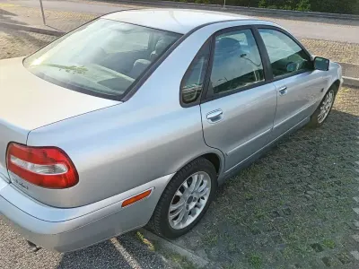 Usata Volvo S40 109 CV (80 kW) 2002 Argento Berlina