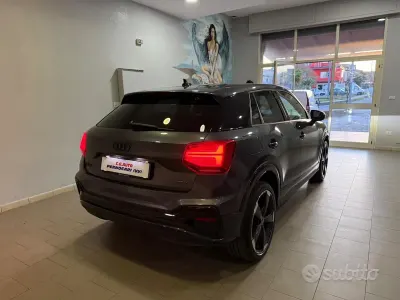 Begagnad Audi Q2 S-Line 190 HK (139 kW) 2023 Grå SUV