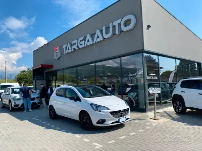 Begagnad Opel Corsa 90 HK (66 kW) 2018 Vit Halvkombi
