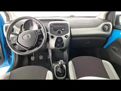 Usata Toyota Aygo Cool 69 CV (50 kW) 2017 Azzurro Utilitaria