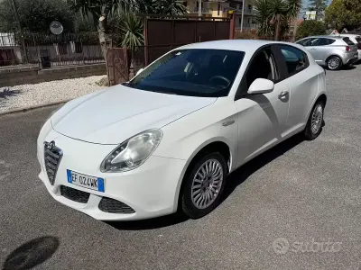 Usata Alfa Romeo Giulietta Progression 120 CV (88 kW) 2010 Bianco Utilitaria