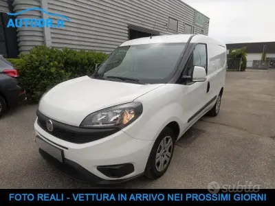 Usata Fiat Doblò S 105 CV (77 kW) 2023 Bianco Monovolume