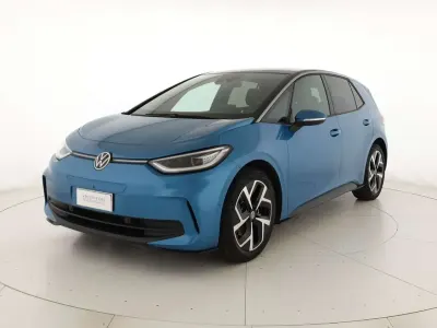 Usata VW ID.3 Pro Performance 69 kW (95 CV) 2024 Costa azul metallizzato nero Utilitaria