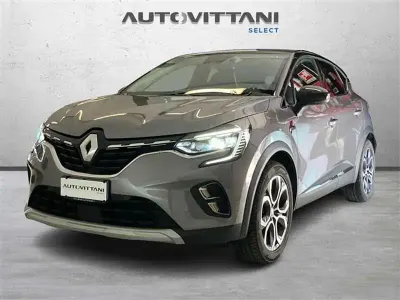 Usata Renault Captur Intens 100 CV (73 kW) 2023 Grigio scuro SUV