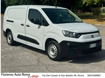 Usata Fiat Doblò 101 CV (74 kW) 2023 Bianco Monovolume