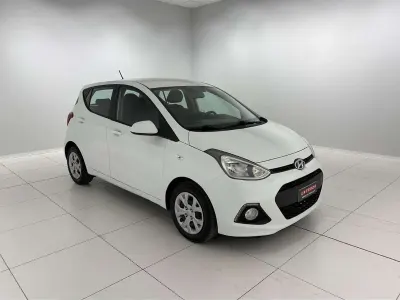 Usata Hyundai i10 Comfort 69 CV (50 kW) 2015 Bianco Utilitaria