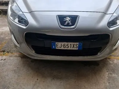 Usata Peugeot 308 150 CV (110 kW) 2012 Grigio Berlina