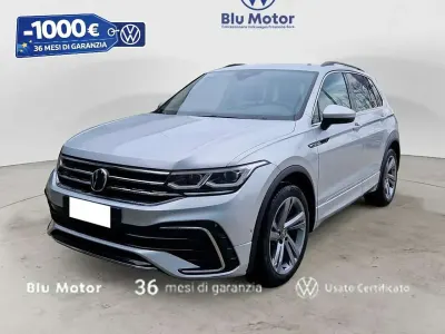 Usata VW Tiguan R-line 150 CV (110 kW) 2021 Reflex silver metallizzato SUV