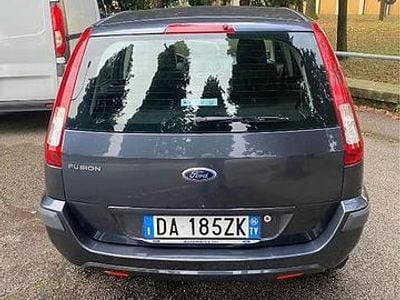 Usata Ford Fusion 80 CV (58 kW) 2006 Blu Utilitaria