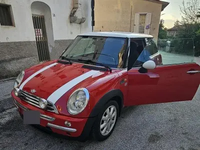Usata Mini Cooper 88 CV (64 kW) 2005 Rosso Utilitaria