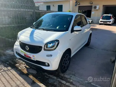 Occasion Smart ForFour Passion 71 ch (52 kW) 2018 Blanc Citadine